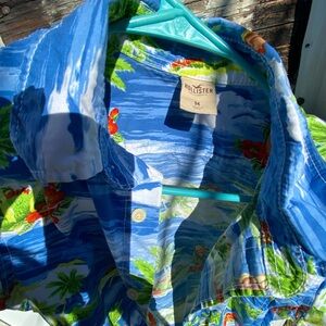 Hollister Hawaiian button down shirt